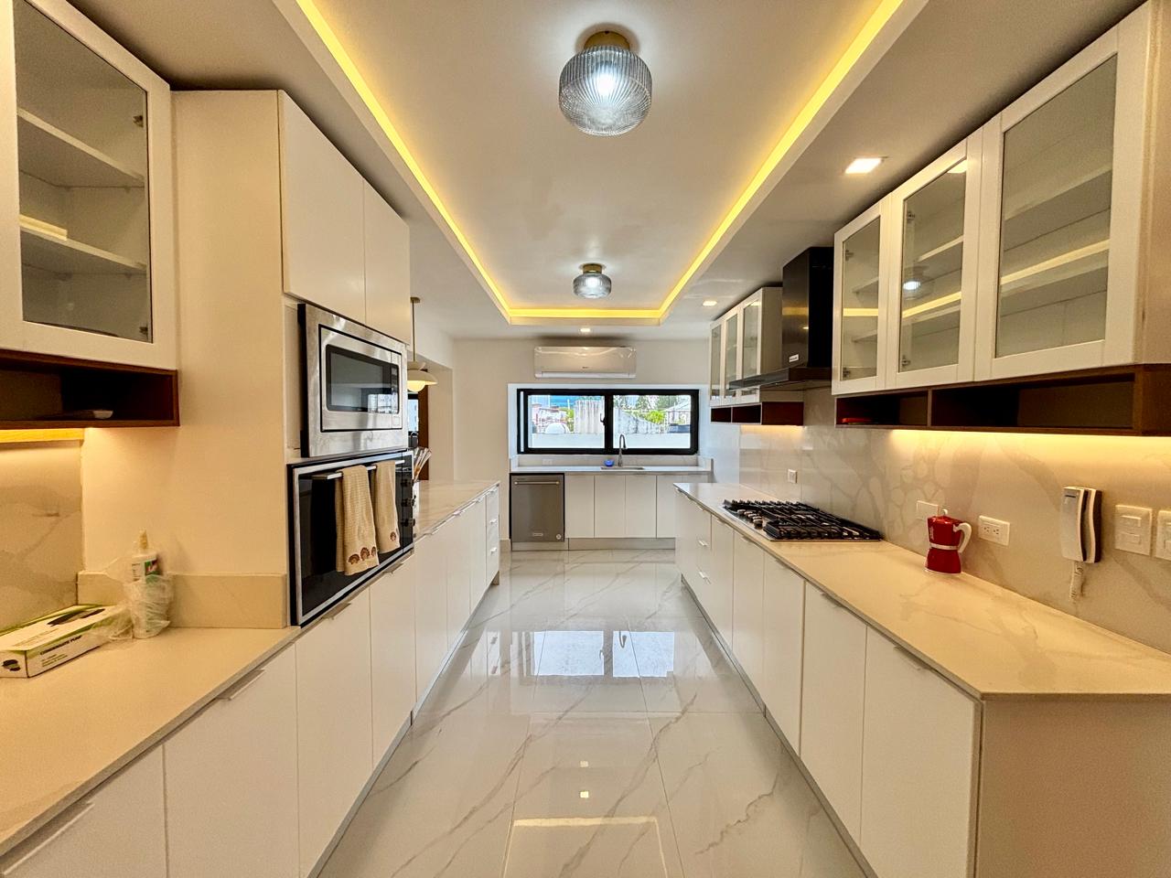 Impresionante apartamento totalmente remodelado en venta y alquiler en Foto 7316856-11.jpg