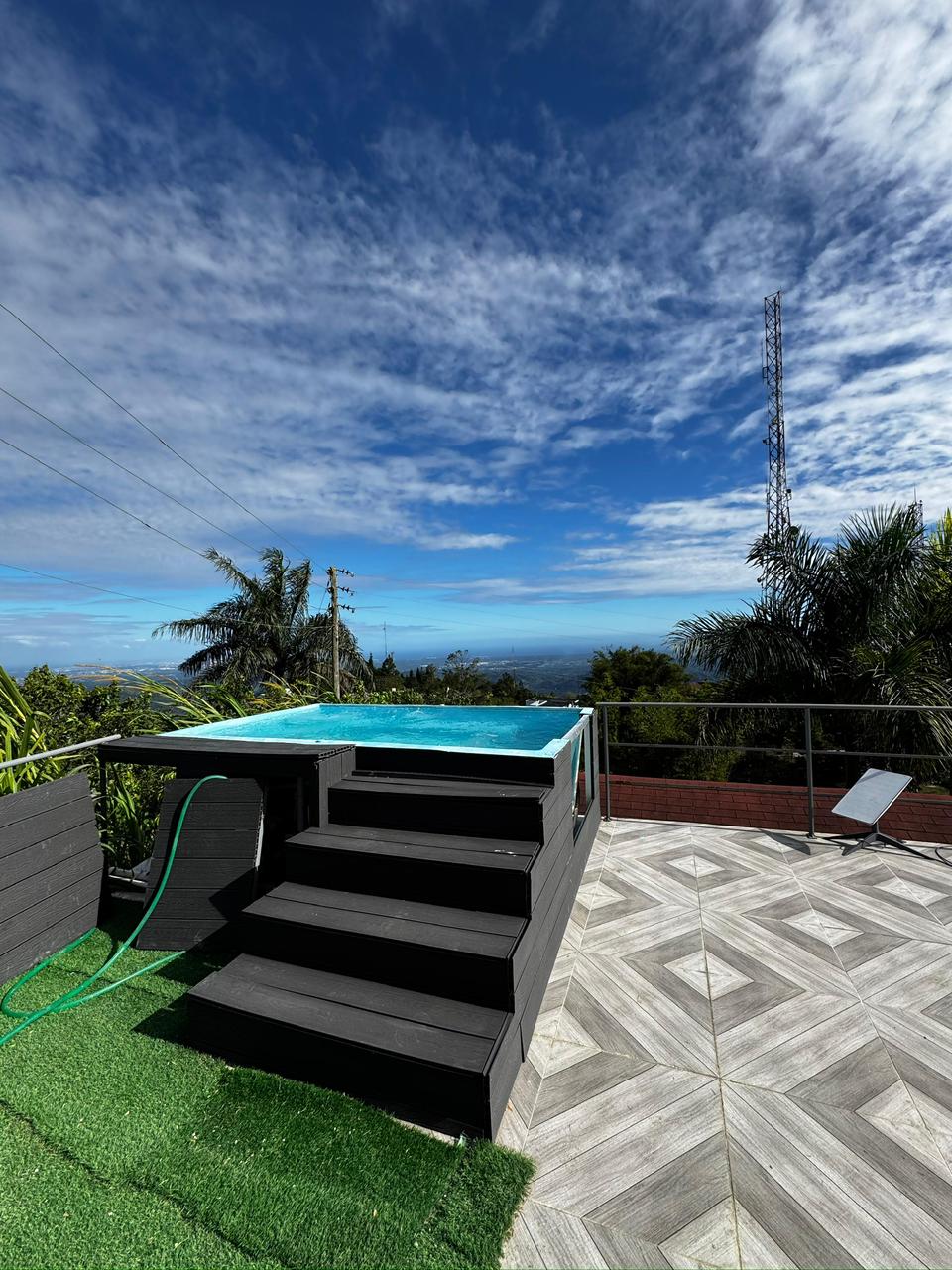 Venta de Espectacular Villa La Colonia San Cristobal Foto 7317001-15.jpg