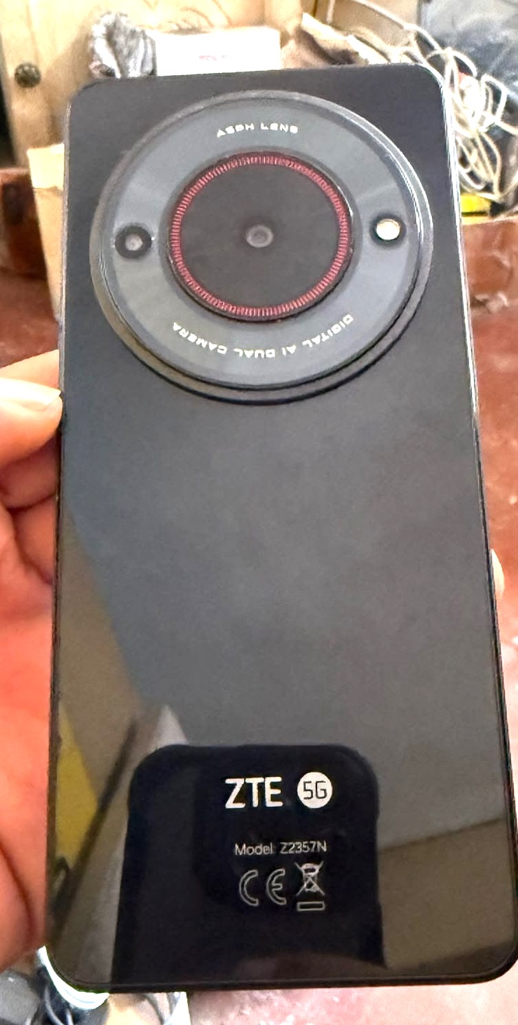 ZTE Blade A75 5G 128gb/4gb ram 50mp con IA exclusivo de altice Foto 7317039-3.jpg
