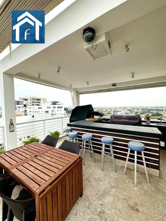 Penthouse en alquiler en Urb. Paraíso de tres habitaciones amueblado 3 Foto 7317123-2.jpg