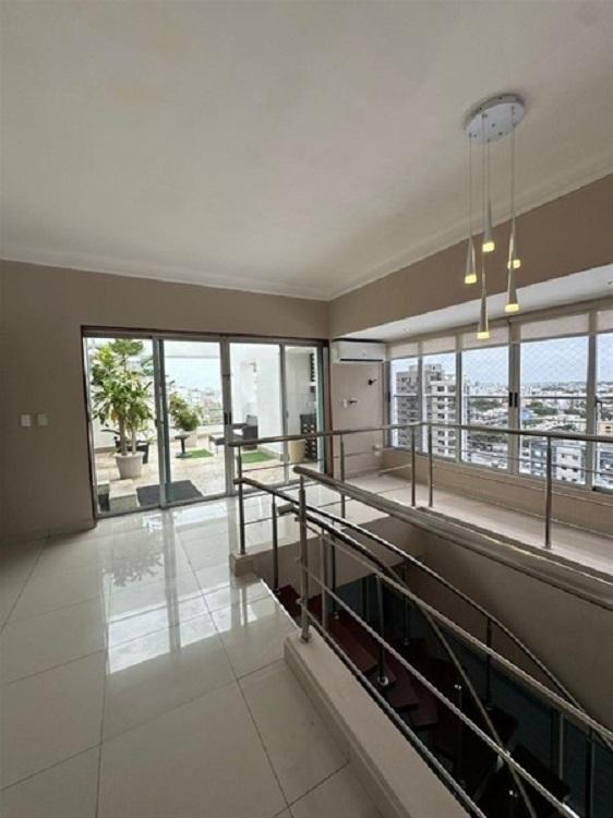 Penthouse en alquiler en Urb. Paraíso de tres habitaciones amueblado 3 Foto 7317123-9.jpg