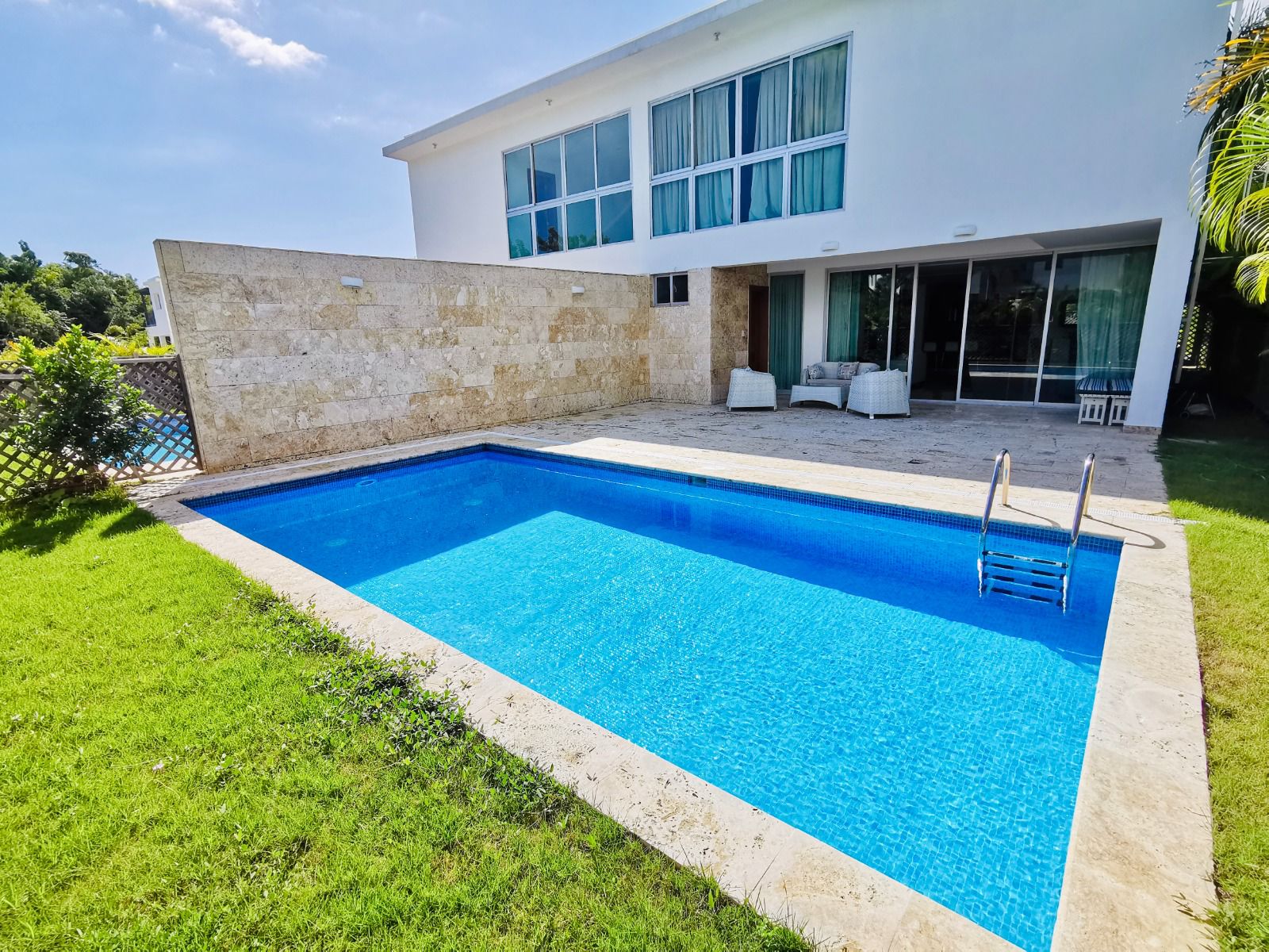 Vendo hermosa villa en Playa Nueva Romana  Foto 7317402-1.jpg