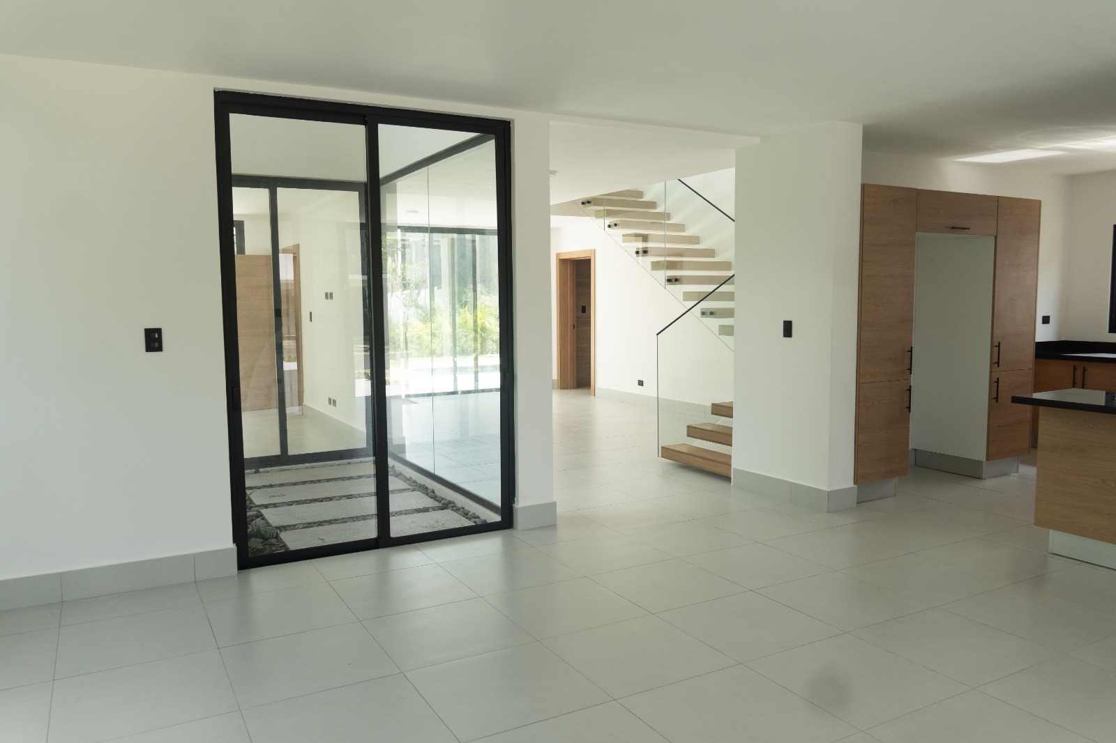 Vendo hermosa villa en Playa Nueva Romana  Foto 7317409-5.jpg