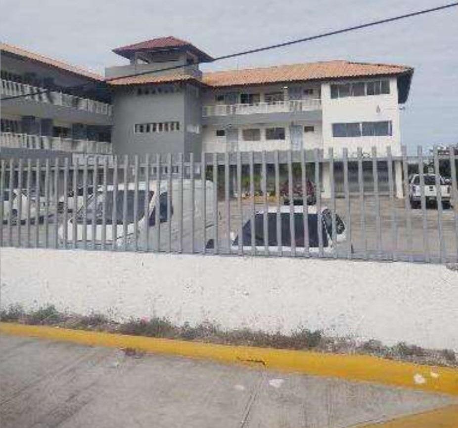 Vendo Local Comercial de 485 Mts.2 en Av. Estados Unidos BAVARO por de Foto 7317631-5.jpg