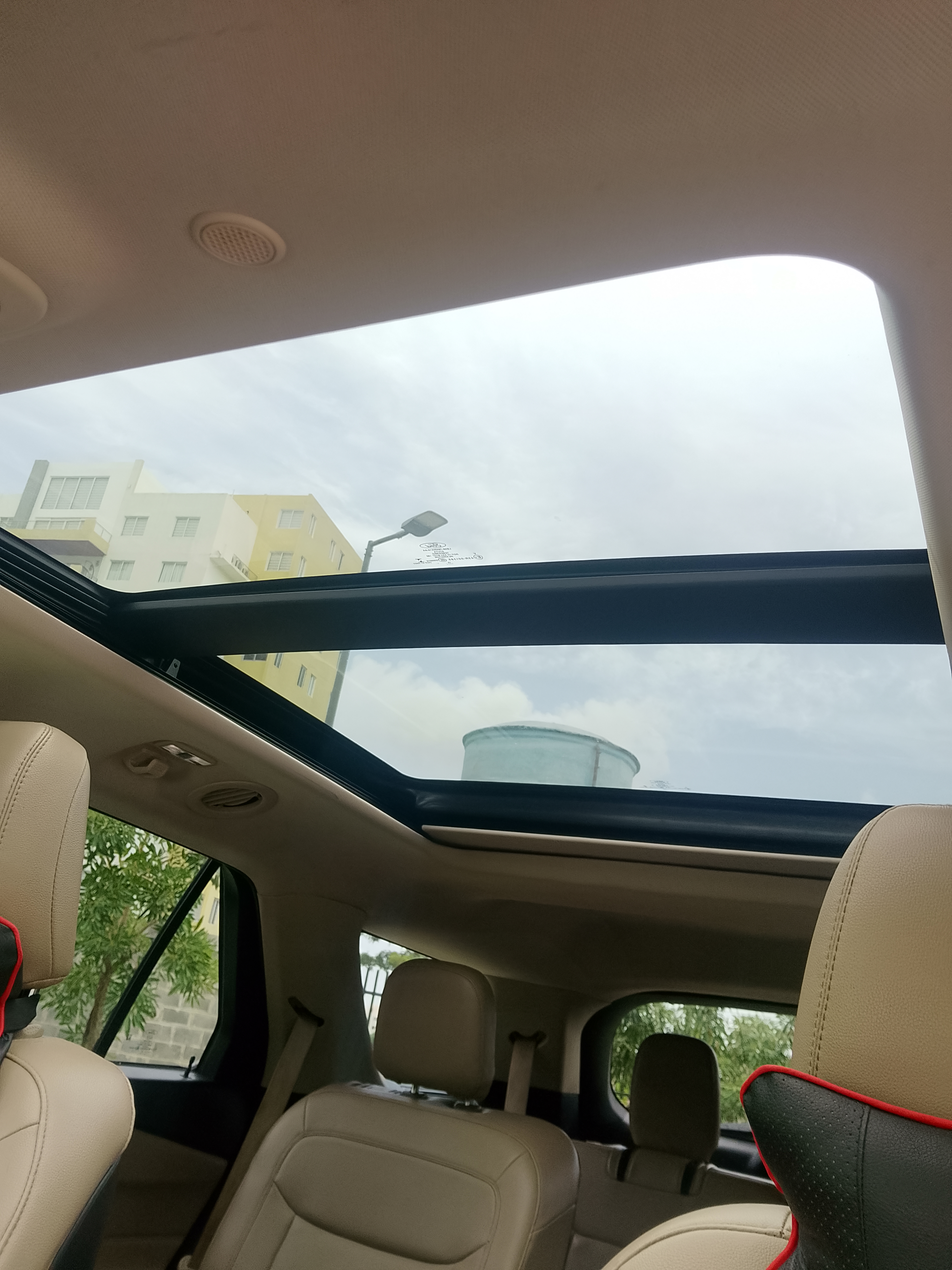 Ford Explorer XLT 2020  Blanco Perla  Sunroof  Excelente condición  Ún Foto 7318116-15.jpg