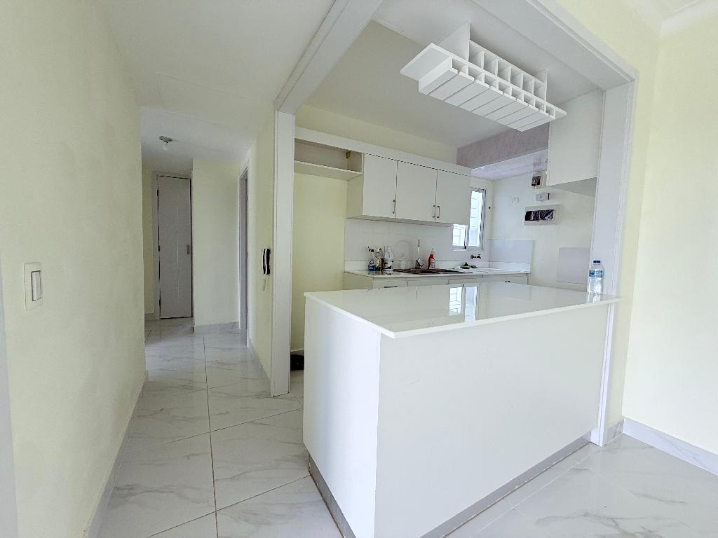 VENDO Penthouse con terraza en el Residencial  Las cayenas Aut. San Is Foto 7318164-1.jpg