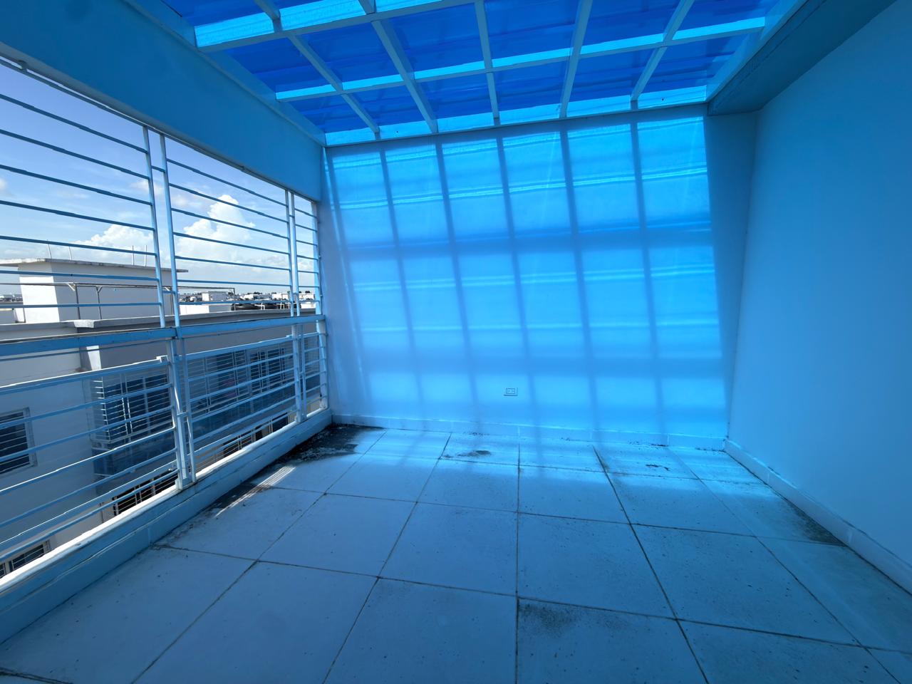 VENDO Penthouse con terraza en el Residencial  Las cayenas Aut. San Is Foto 7318164-8.jpg