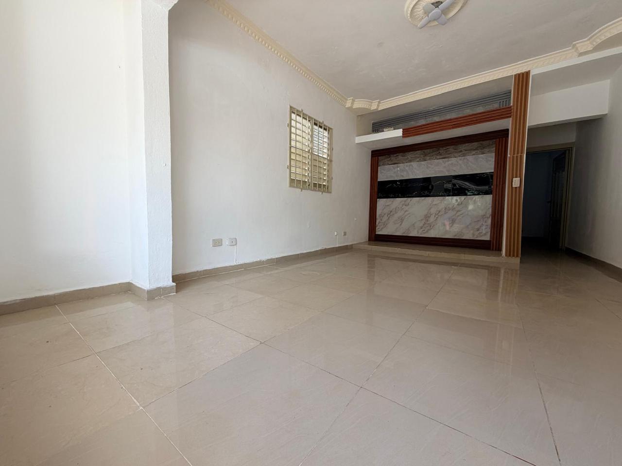 VENDO 2 locales comerciales  Casa con patio LISTA para NEGOCIO O INVER Foto 7318165-15.jpg