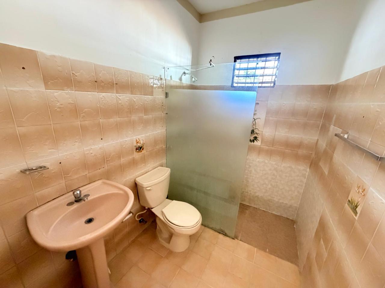 VENDO 2 locales comerciales  Casa con patio LISTA para NEGOCIO O INVER Foto 7318165-5.jpg