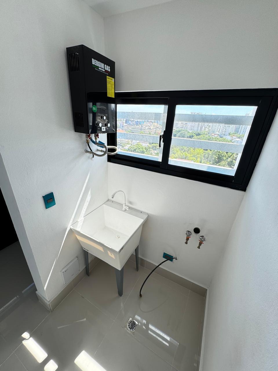 Apartamento en Venta en el Ensanche Naco. Foto 7318225-3.jpg