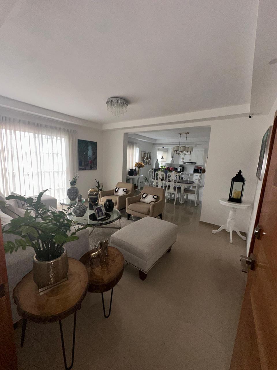 Apartamento en Venta en el Ensanche Ozama. Foto 7318228-1.jpg