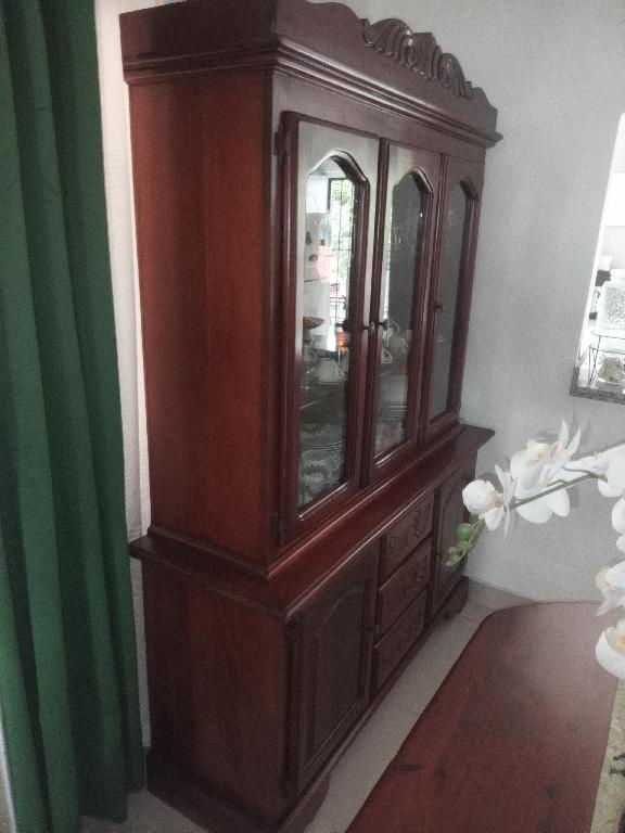 vendo esta vitrina de caoba centenaria en 25000 n Foto 7318251-1.jpg