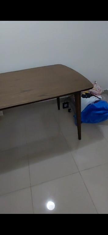 Vendo mesa de comedor moderna para 6 sillas  Foto 7318253-1.jpg
