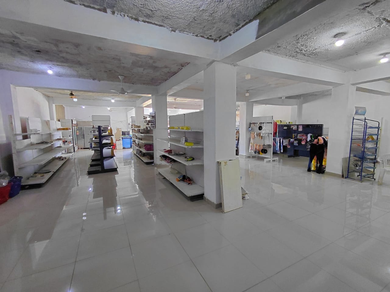 Nave Comercial en Venta 300 m – Próxima a Av. Ecológica Foto 7318315-1.jpg