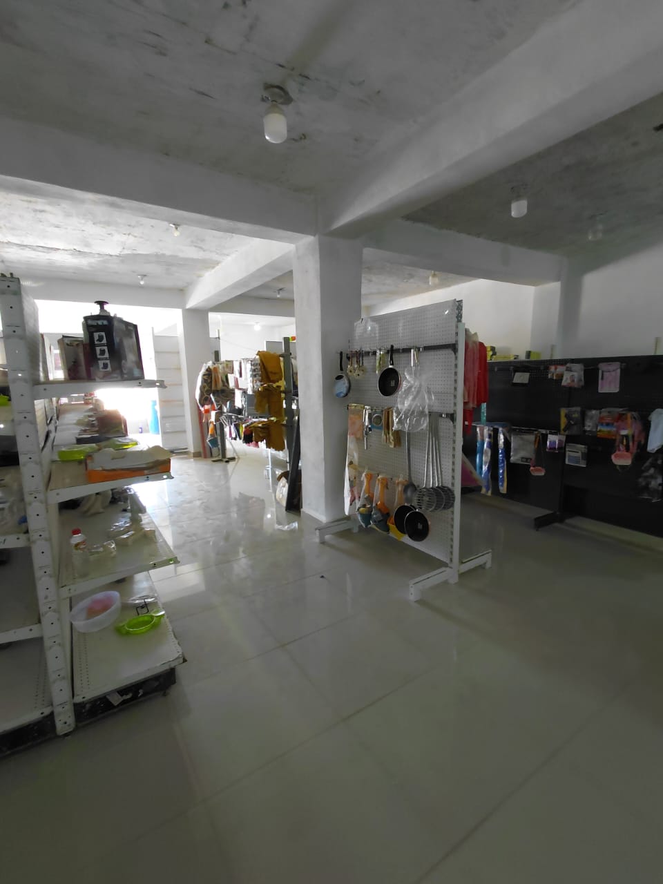 Nave Comercial en Alquiler 300 m – Próxima a Av. Ecológica Foto 7318316-1.jpg