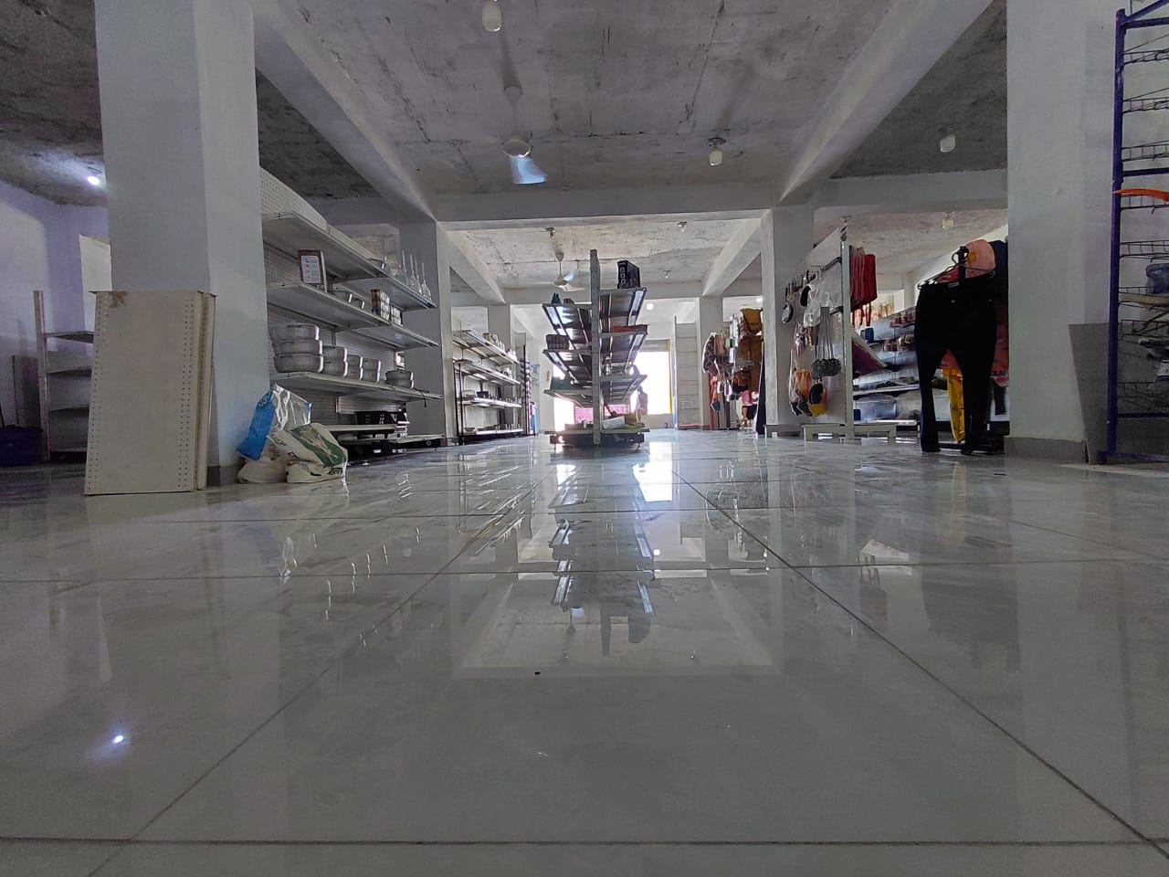Nave Comercial en Alquiler 300 m – Próxima a Av. Ecológica Foto 7318316-3.jpg