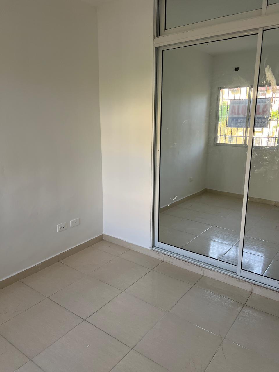 ALQUILO APARTAMENTO POR LA JACOBO Foto 7318654-2.jpg