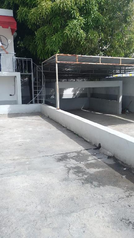 Alquilo Local Comercial Preparado para dealer de Vehículo ubicado en s Foto 7318944-2.jpg