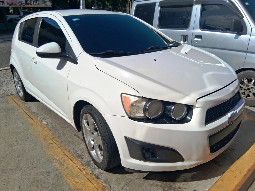 2015 Chevy Sonic Mecanico Hatchback Foto 7318970-2.jpg