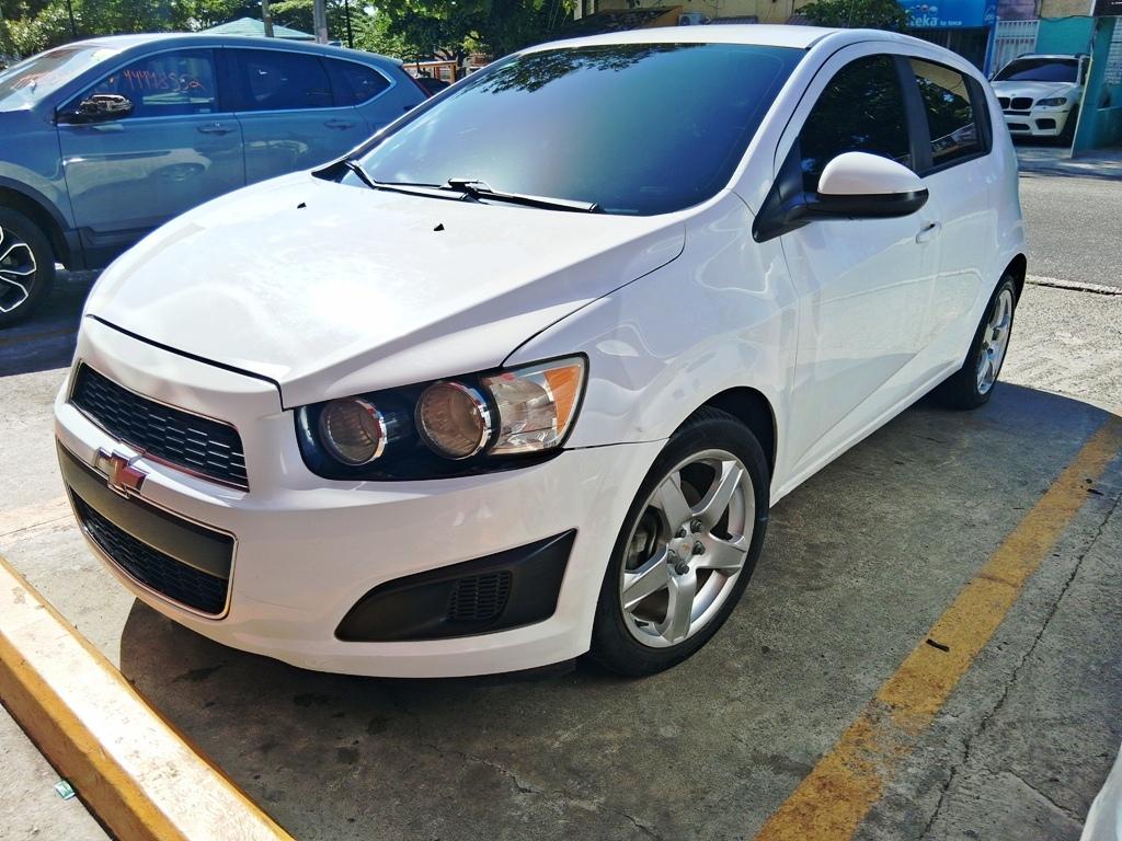 2015 Chevy Sonic Mecanico Hatchback Foto 7318970-3.jpg