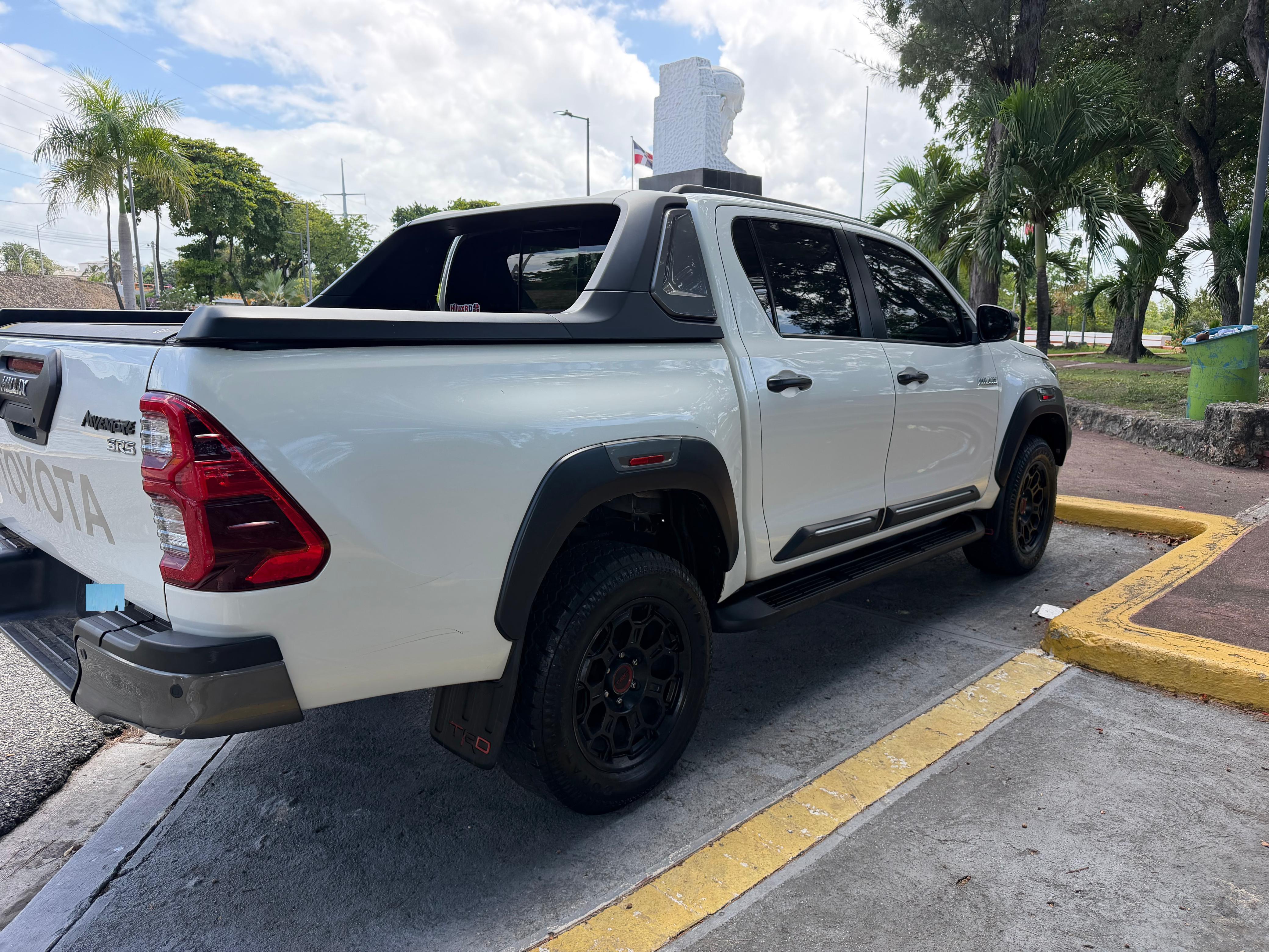 Toyota Hilux Adventure 2022 diesel como nueva Foto 7319046-11.jpg