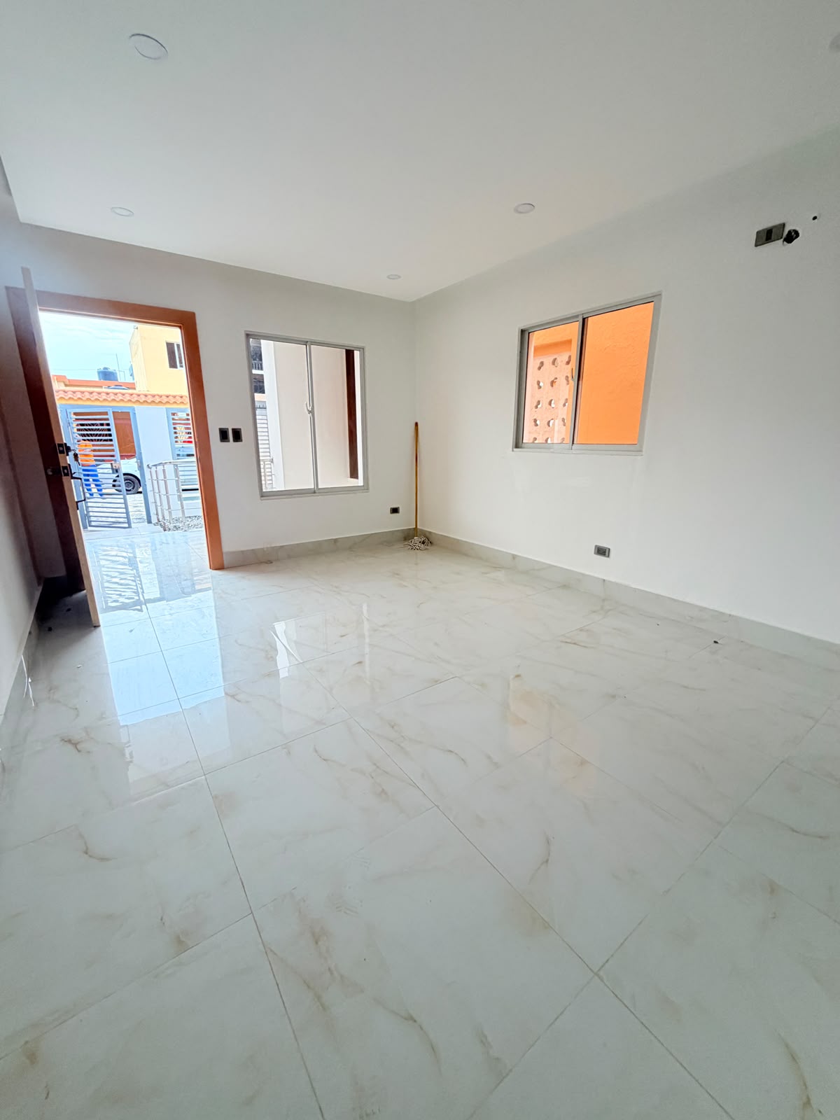  CASA EN VENTA – BRISA ORIENTAL Autopista de San Isidro Santo Domingo  Foto 7319292-10.jpg