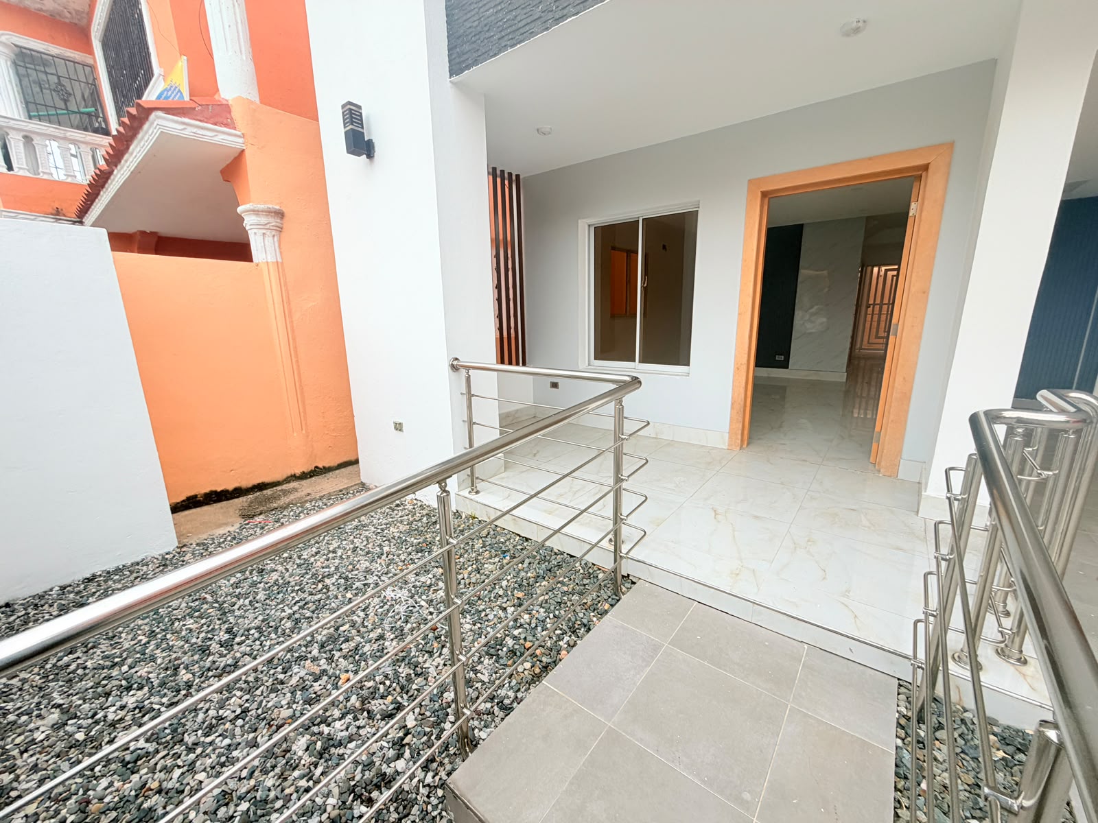  CASA EN VENTA – BRISA ORIENTAL Autopista de San Isidro Santo Domingo  Foto 7319292-3.jpg