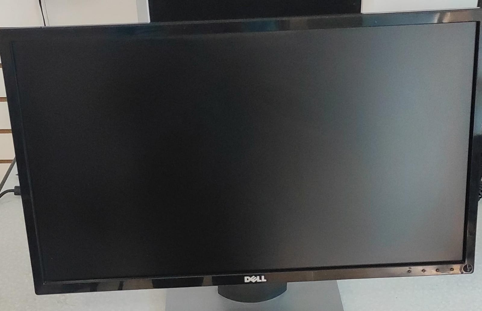 MONITOR DELL LED-24 PULGADAS HDMI Y VGA FULL HD 1080X1920P Foto 7319736-1.jpg