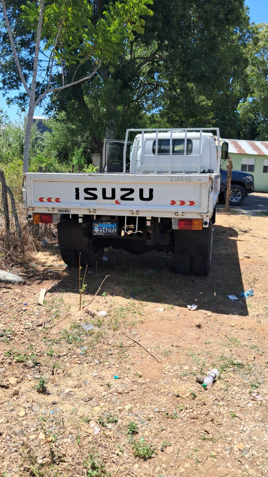Isuzu 99 cama larga Foto 7319973-3.jpg