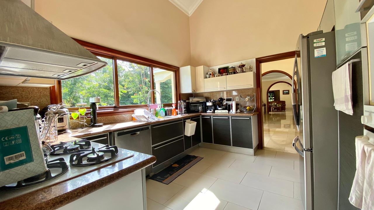 Vendo Imponente Mansión en Cuesta Hermosa II 5 HABS. 1000 Mts.2 Patio  Foto 7319975-2.jpg
