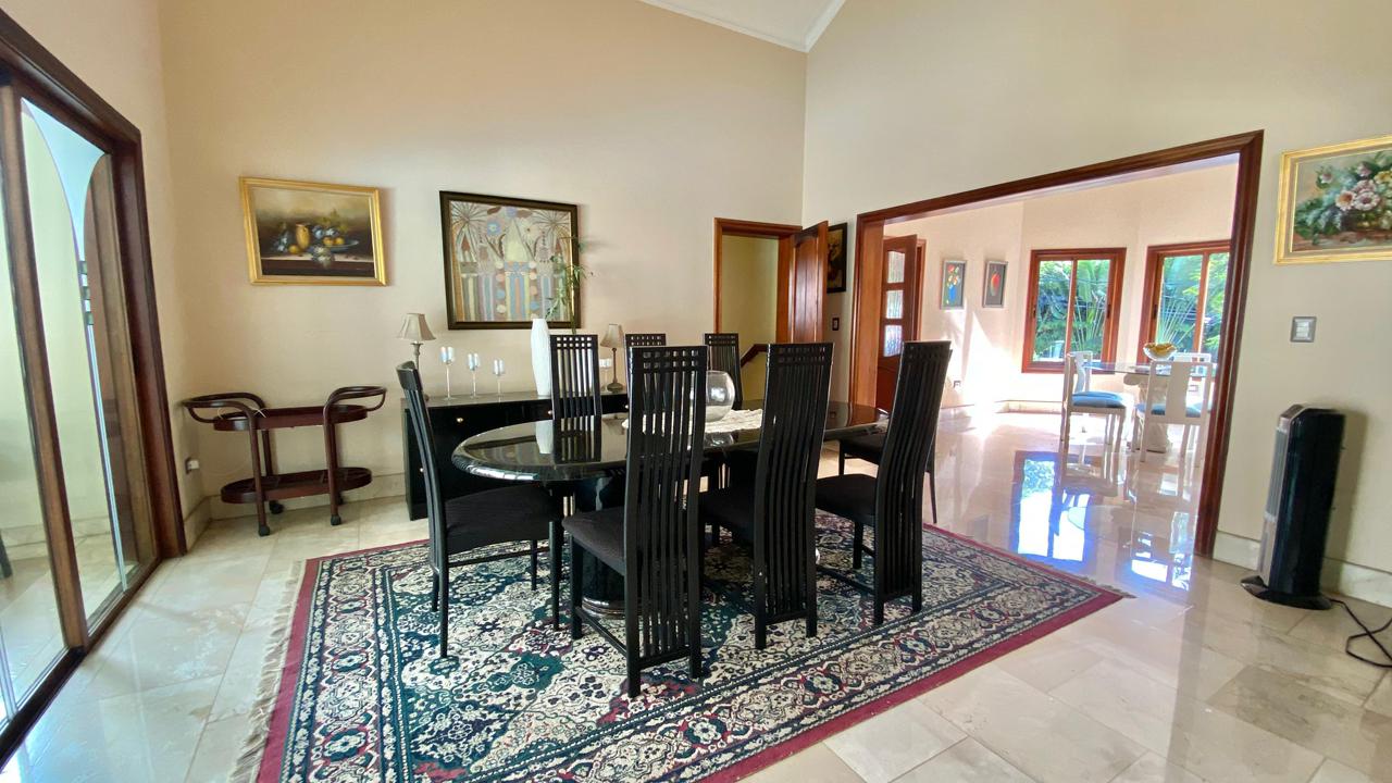 Vendo Imponente Mansión en Cuesta Hermosa II 5 HABS. 1000 Mts.2 Patio  Foto 7319975-7.jpg
