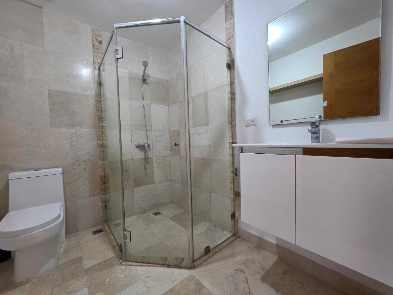 Vendo Exclusivo Apto de Lujo en NACO 3 HABS. 175 Mts.2 piso 5 Foto 7319977-12.jpg