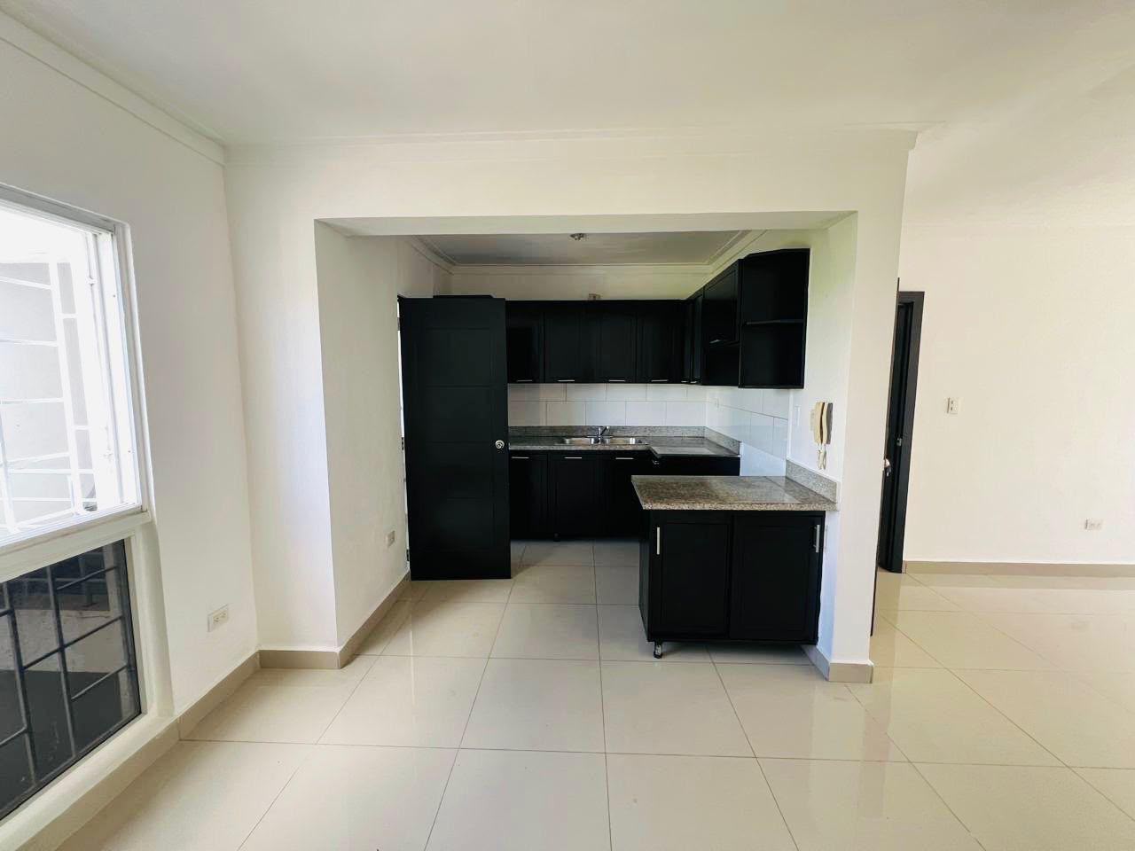 Rento Apartamento 2do Piso en la Autopista de San Isidro Residencial d Foto 7320003-3.jpg