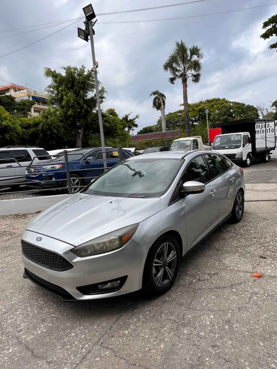 Ford Focus SE 2017 Foto 7320474-10.jpg