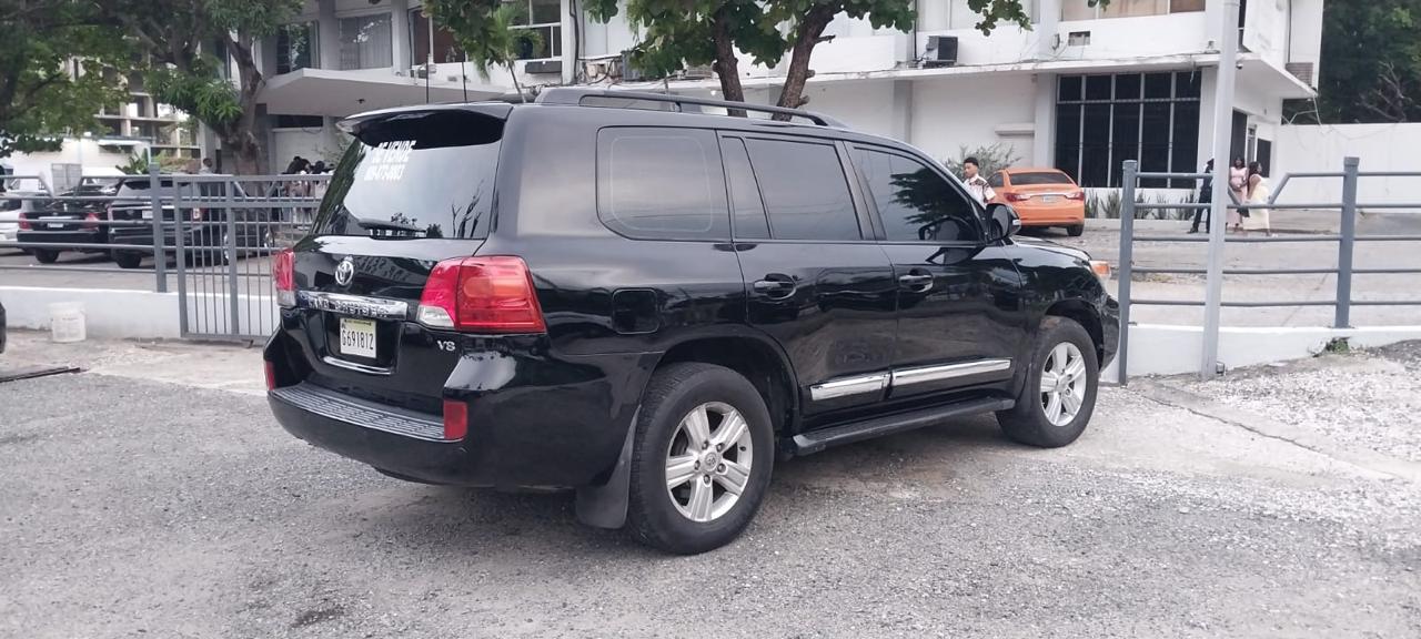 Toyota Land Cruiser V8 Foto 7320478-4.jpg