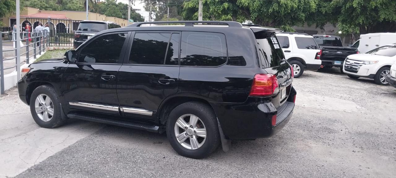 Toyota Land Cruiser V8 Foto 7320478-5.jpg