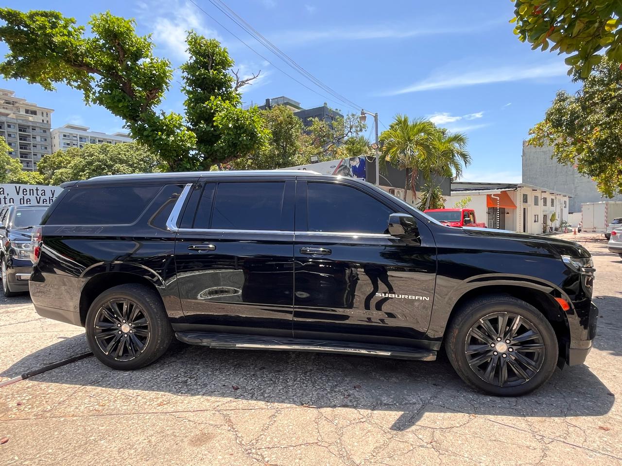 Chevrolet Suburban RST 2021 Foto 7320525-4.jpg