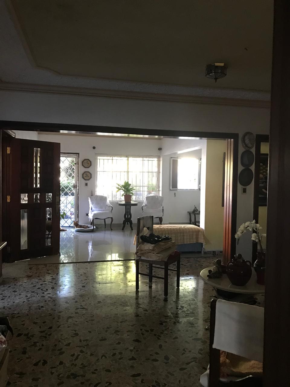 CASA EN VENTA PRÓXIMA AL CITY CENTER – REPARTO LOS TRES OJOS Foto 7320688-12.jpg
