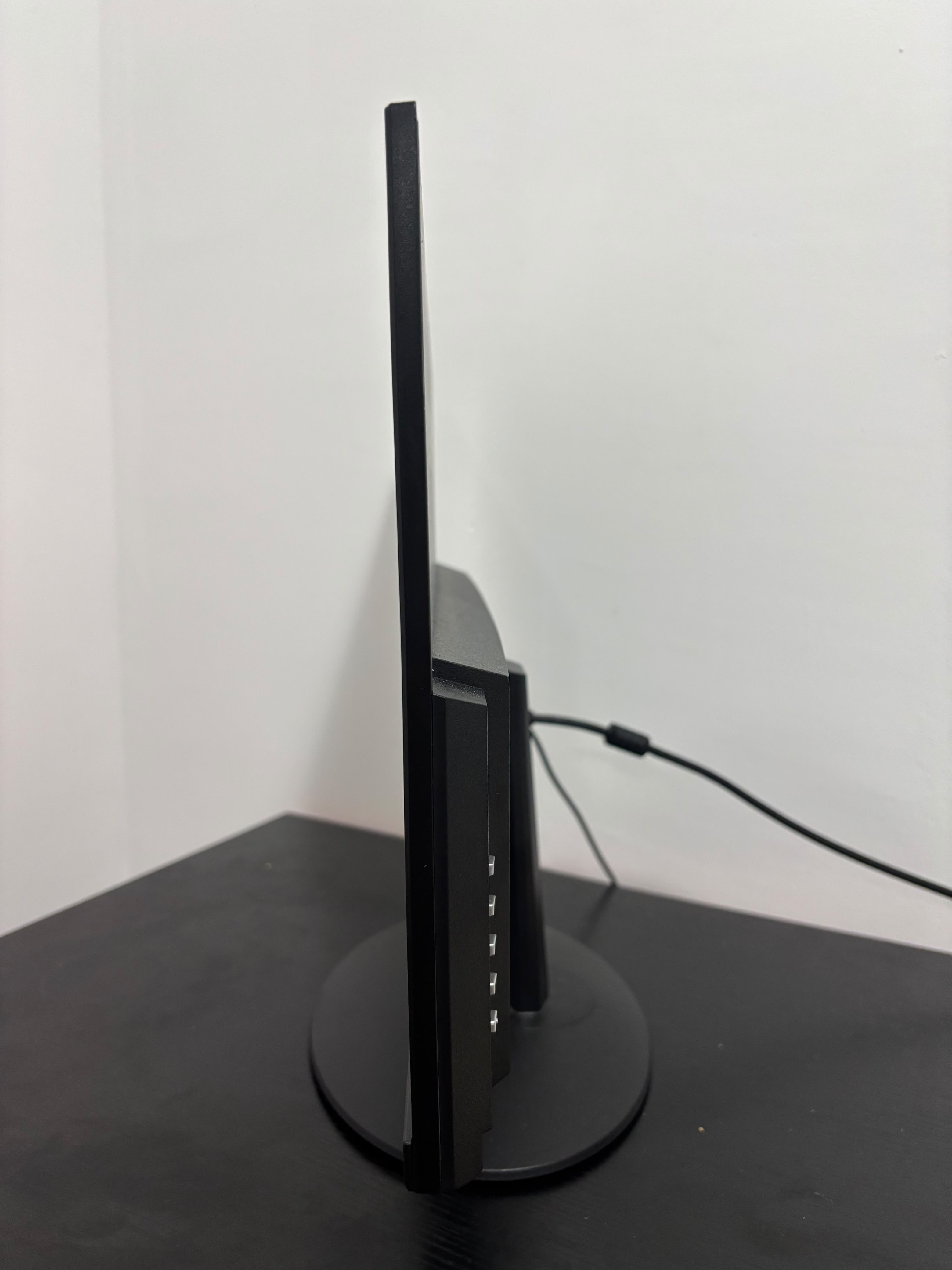 Monitor Sceptre 22”  144Hz  Full HD  Excelente estado Bocina integrada Foto 7320805-4.jpg