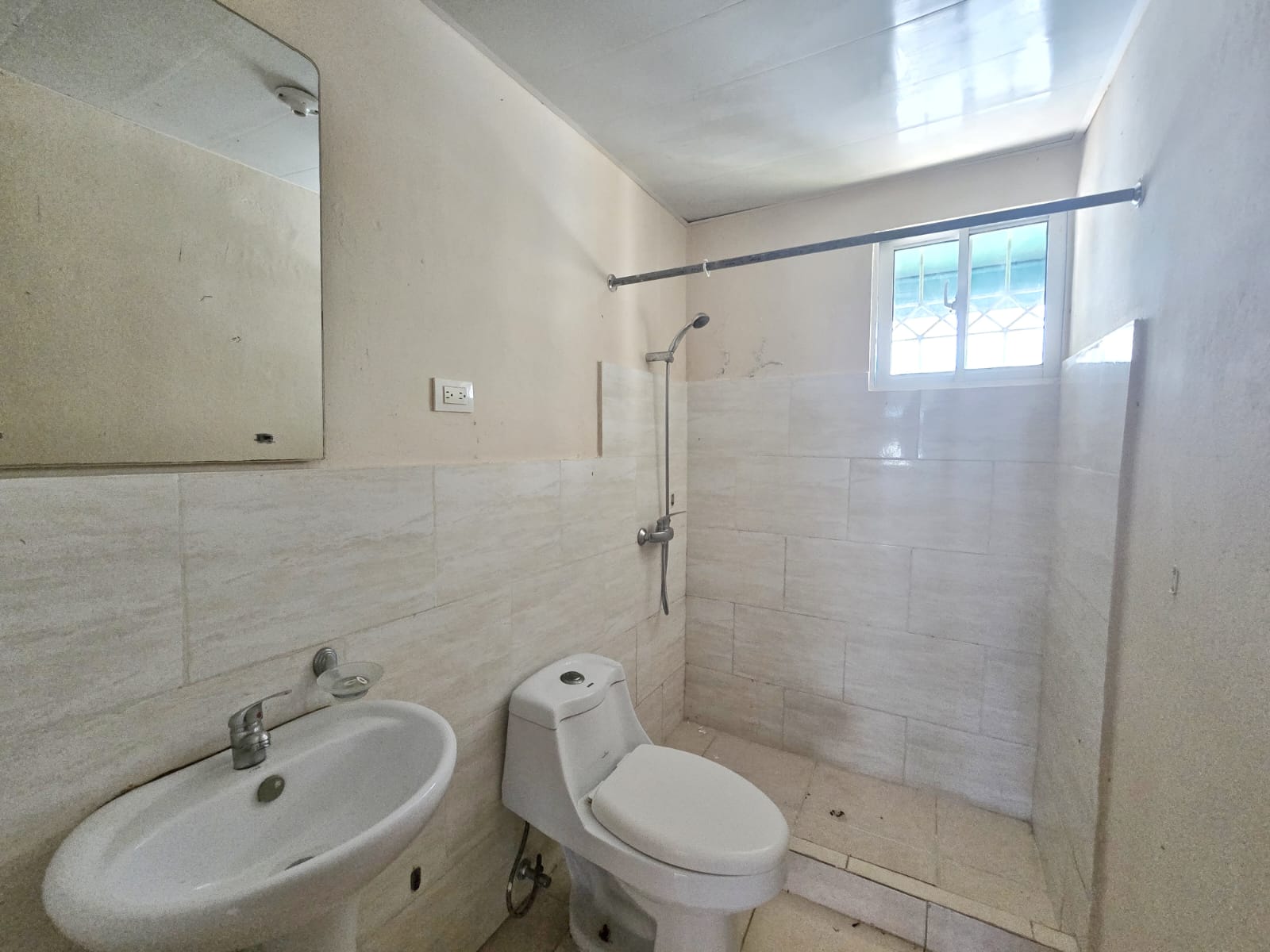 Apartamento en Venta en tierra llana 2do piso con 2 parqueos cerca del Foto 7320822-6.jpg