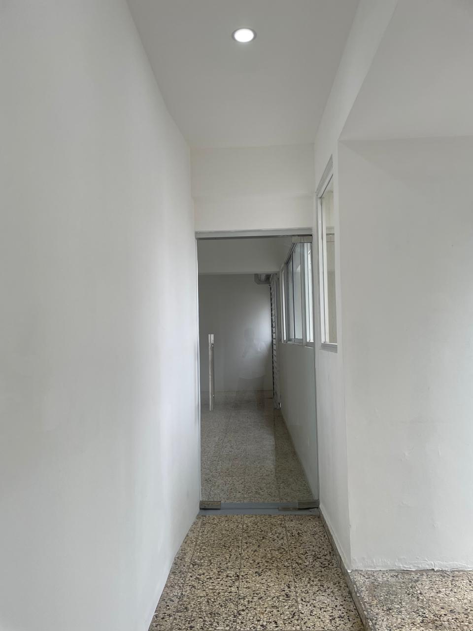 Local Comercial en Alquiler  en Evaristo Morales – Av. 27 de Febrero 3 Foto 7321037-12.jpg