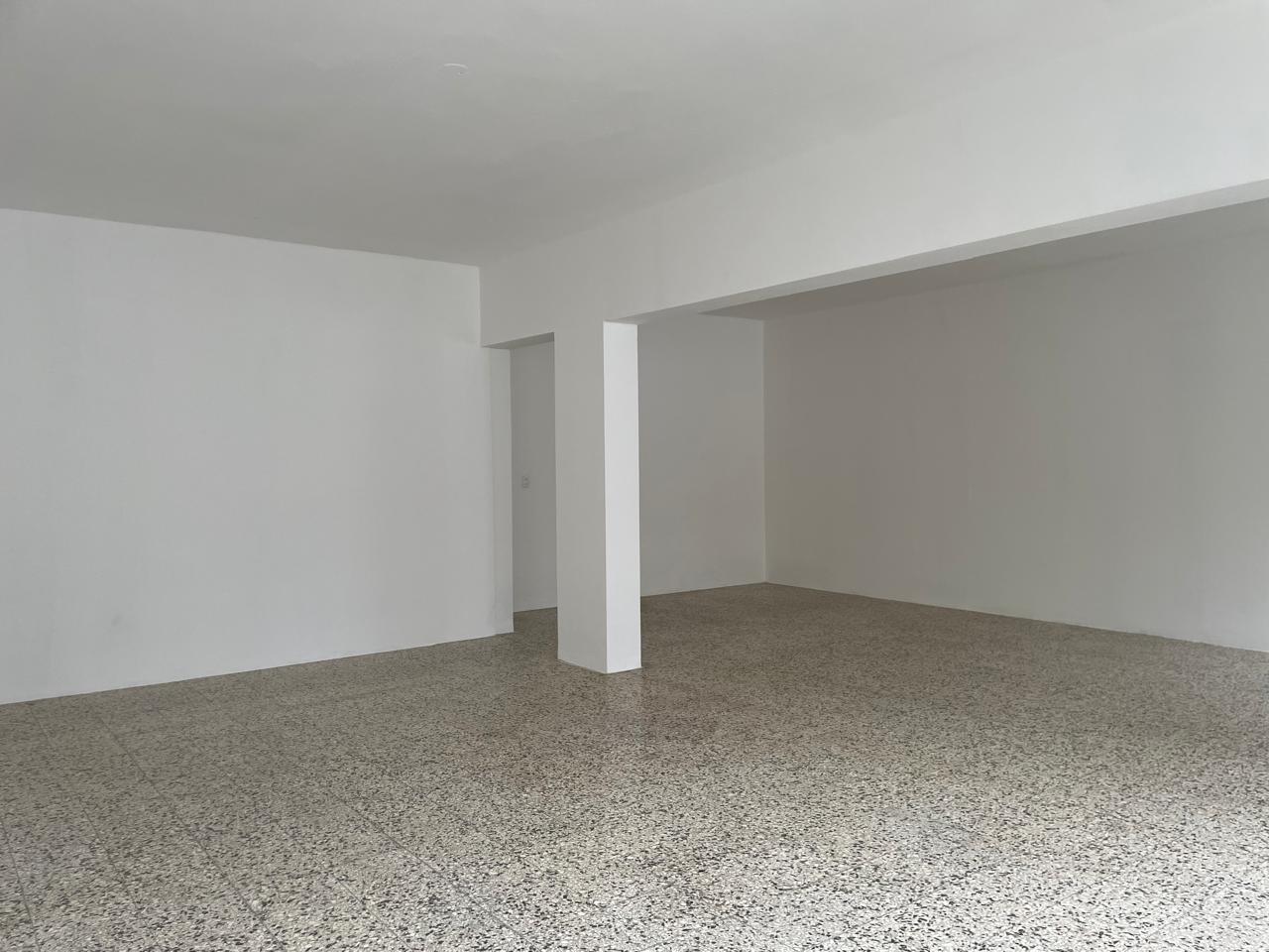 Local Comercial en Alquiler  en Evaristo Morales – Av. 27 de Febrero 3 Foto 7321037-9.jpg