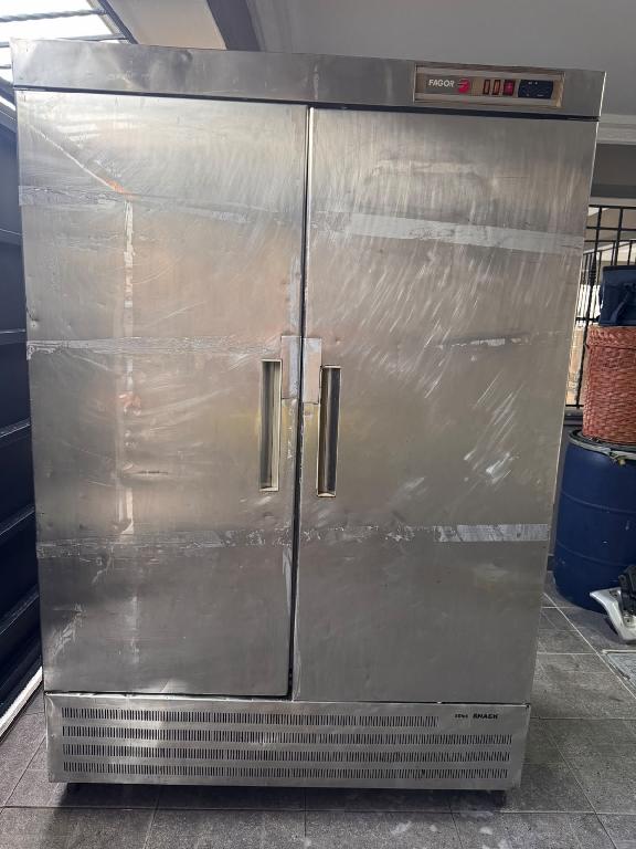 Nevera Industrial / Freezer Comercial de 2 Puertas en acero inoxidable Foto 7321219-1.jpg