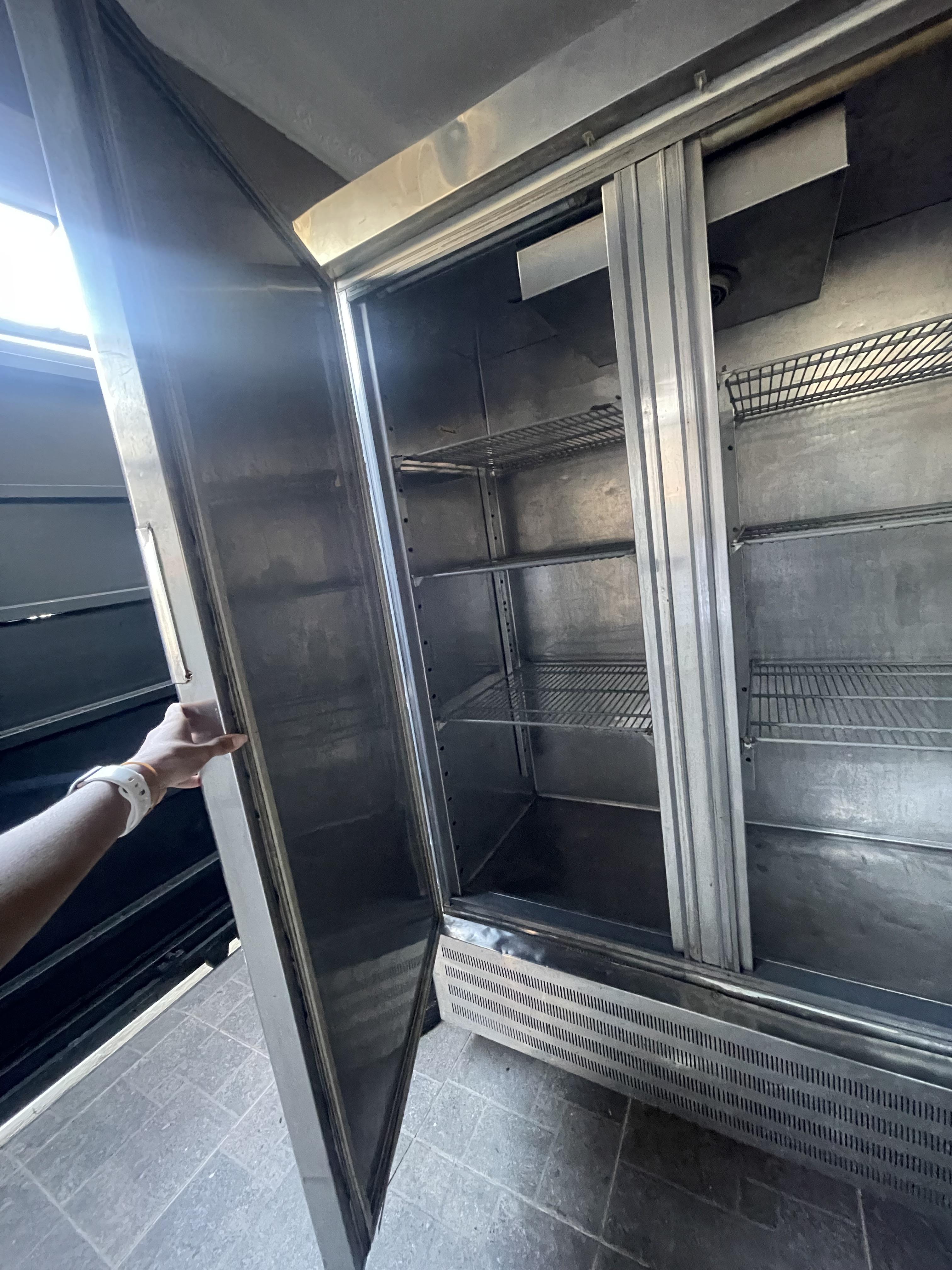 Nevera Industrial / Freezer Comercial de 2 Puertas en acero inoxidable Foto 7321219-3.jpg