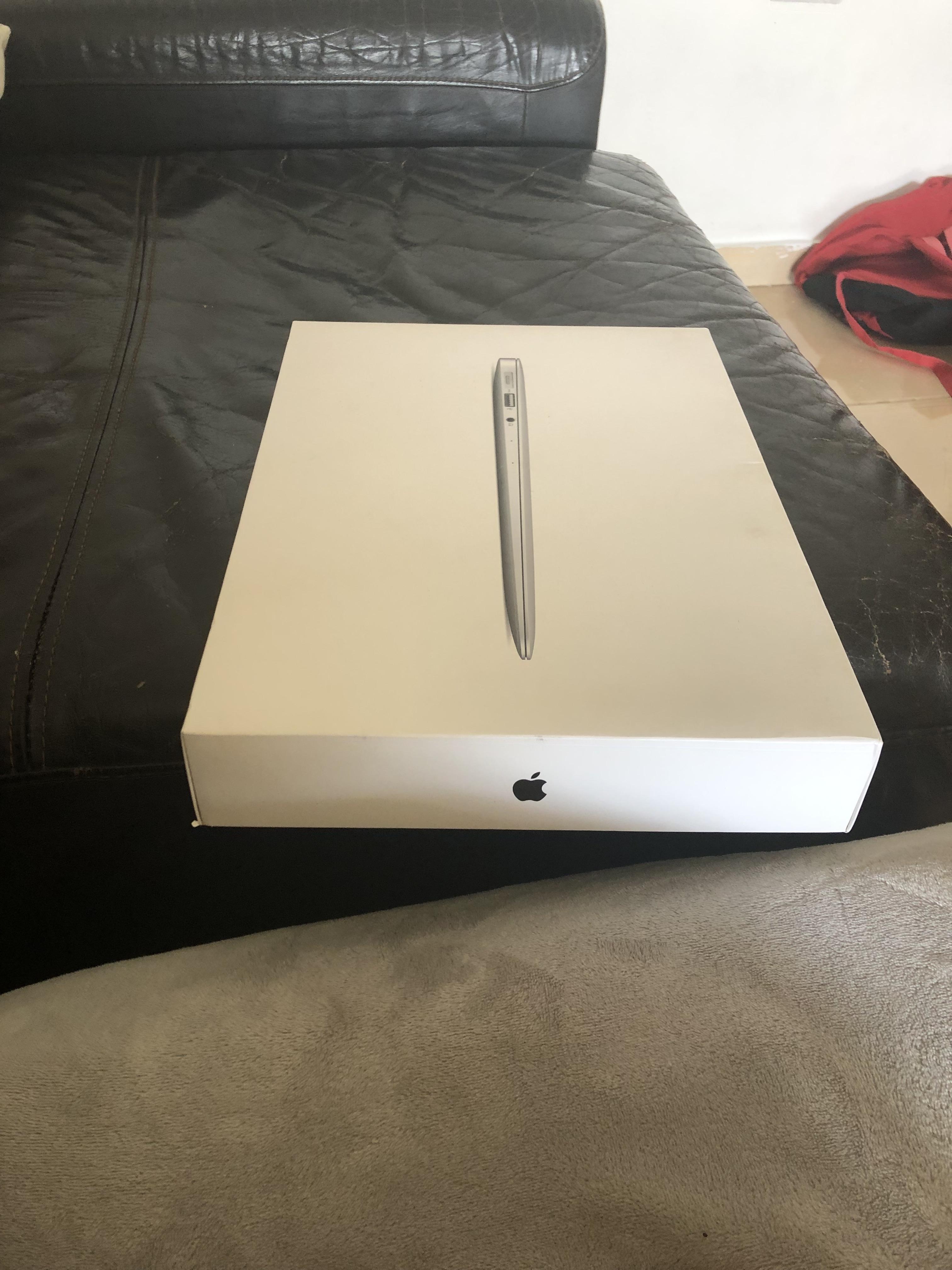 Vendó Apple MAC BOOK AIR 13” i5 4r 2017 es para piezas dejo de prender Foto 7321265-4.jpg