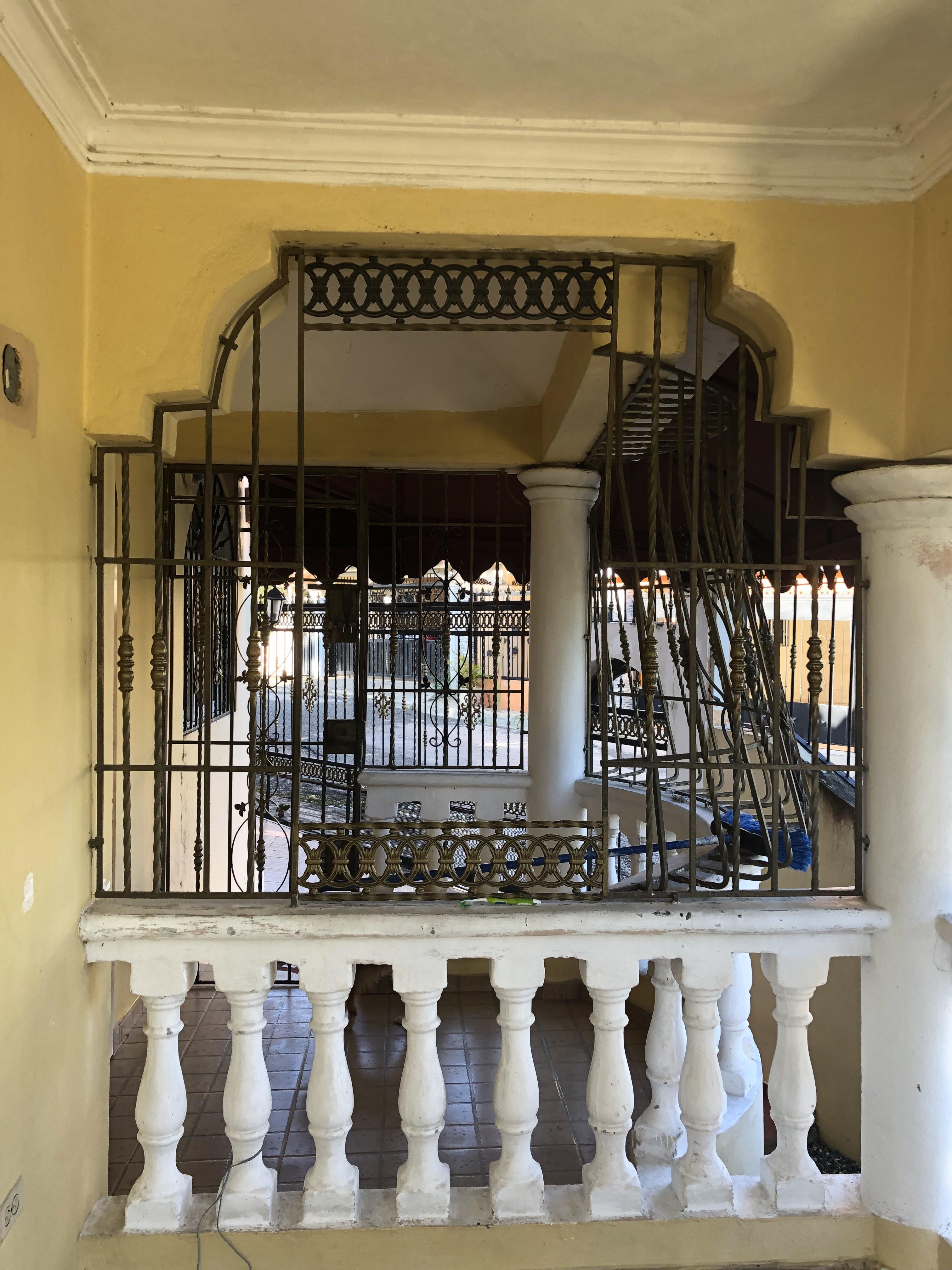 Vendo varios hierros y una puerta de hierros  Foto 7321269-2.jpg
