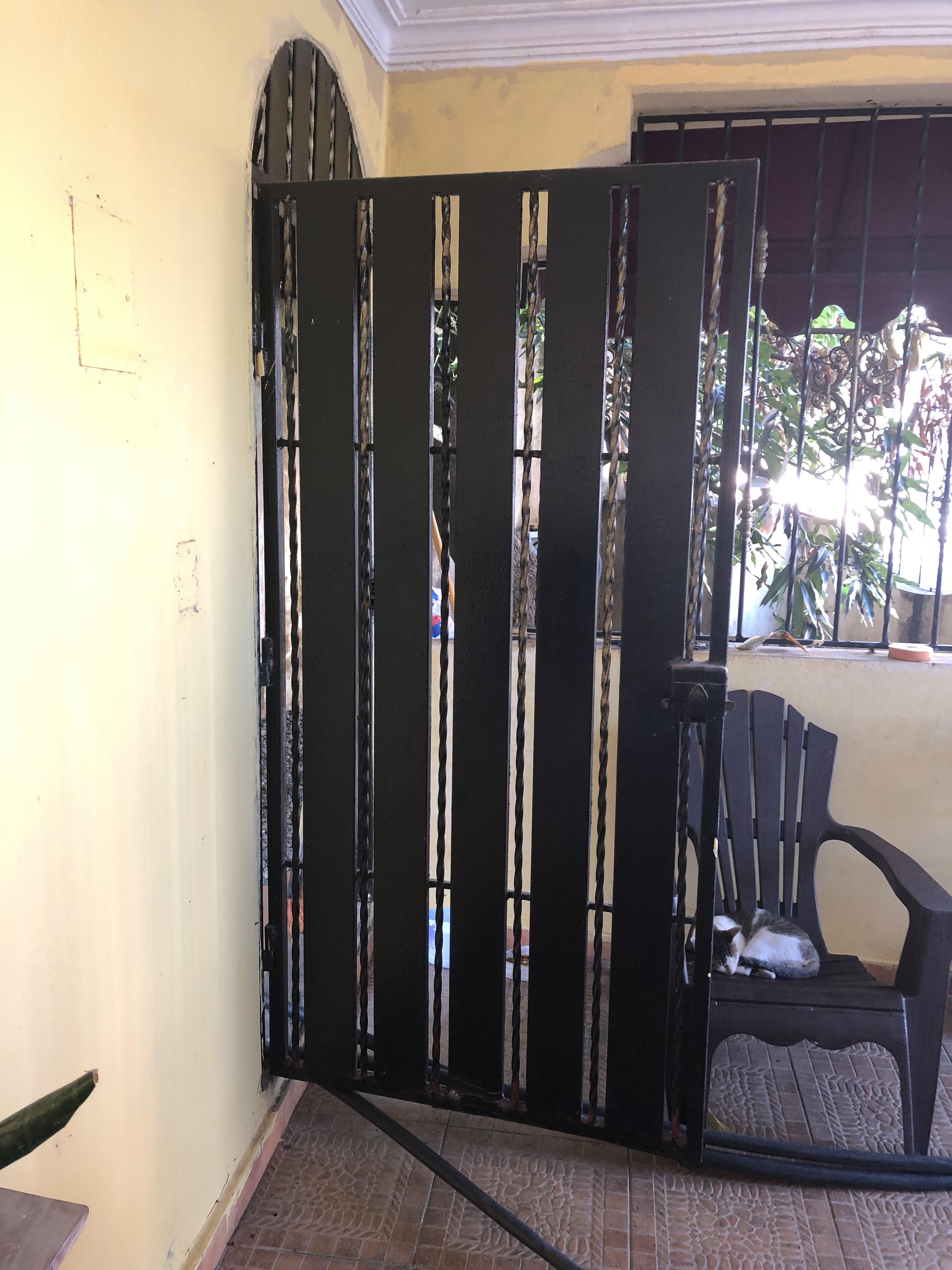 Vendo varios hierros y una puerta de hierros  Foto 7321269-3.jpg