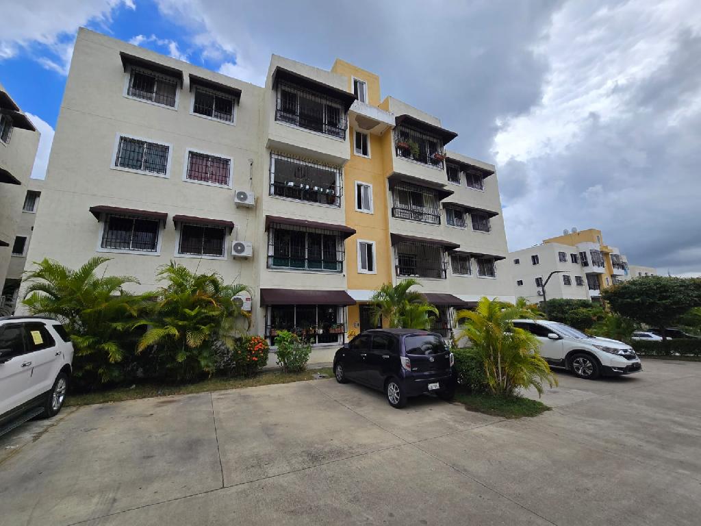 Apartamento en el Residencial Monumental Santo Domingo Oeste.  3er pis Foto 7321331-1.jpg