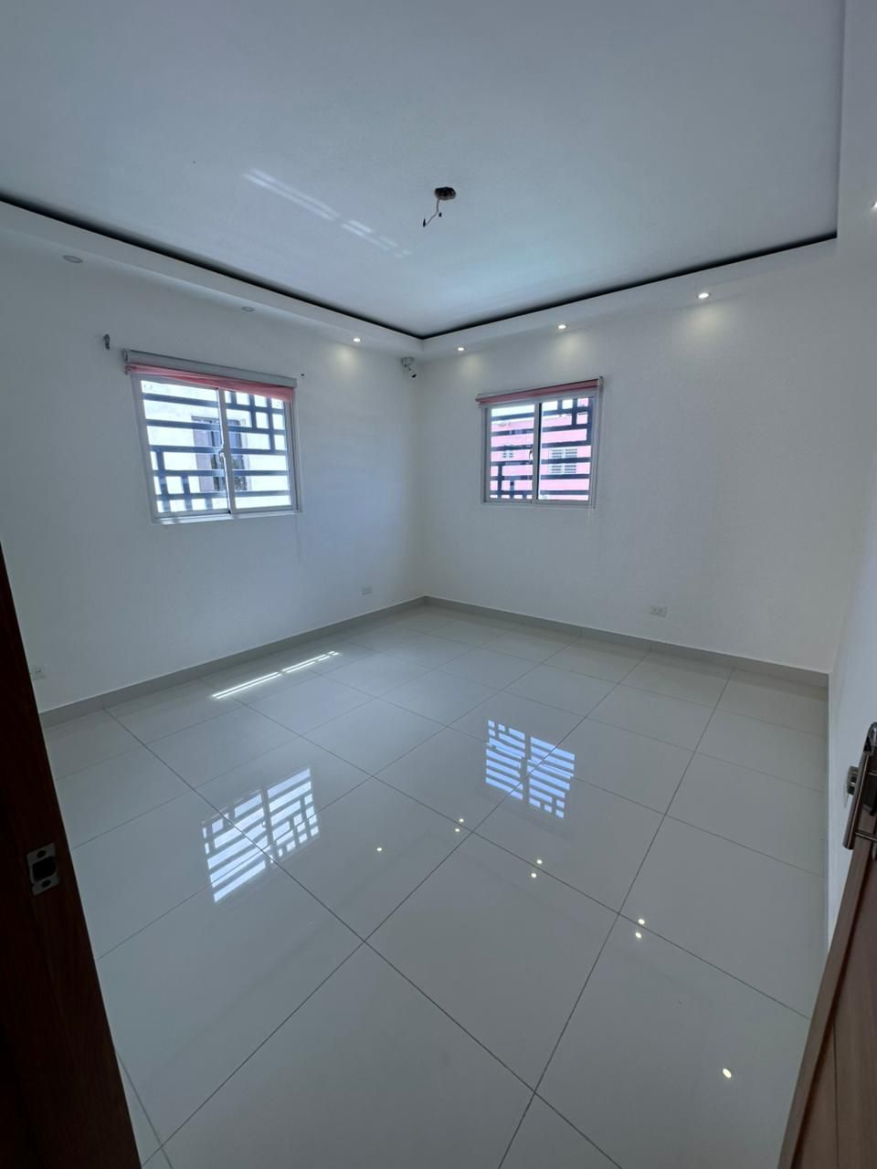 Casa Moderna en Venta en Prado Oriental  3 Habitaciones Jacuzzi y 4 Pa Foto 7321618-7.jpg