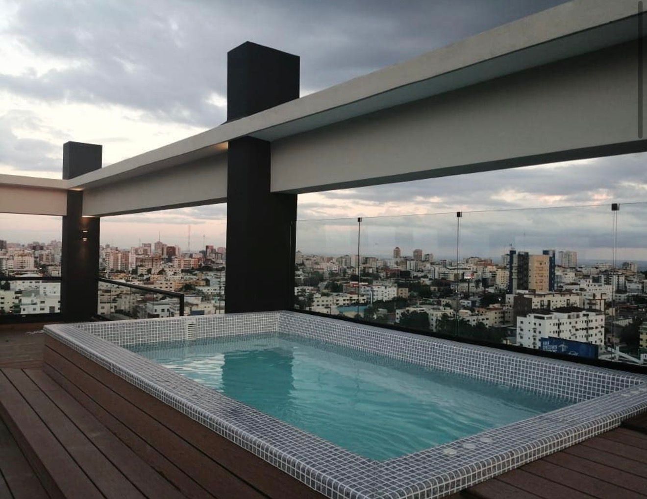 ALQUILER DE APARTAMENTO AMUEBLADO EN TORRE PANORAMA 310 Foto 7321666-2.jpg